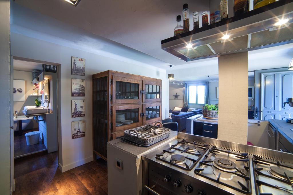 L'Auberge De L'Aubergine Eygalières Стая снимка