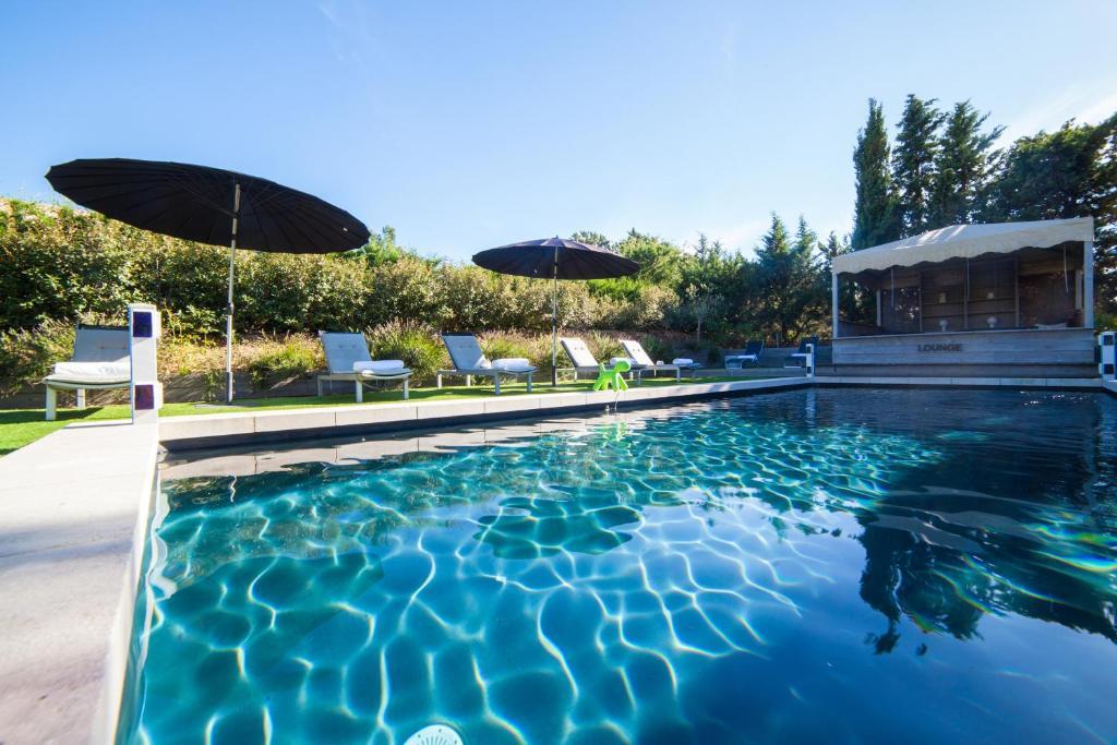 L'Auberge De L'Aubergine Eygalières Стая снимка