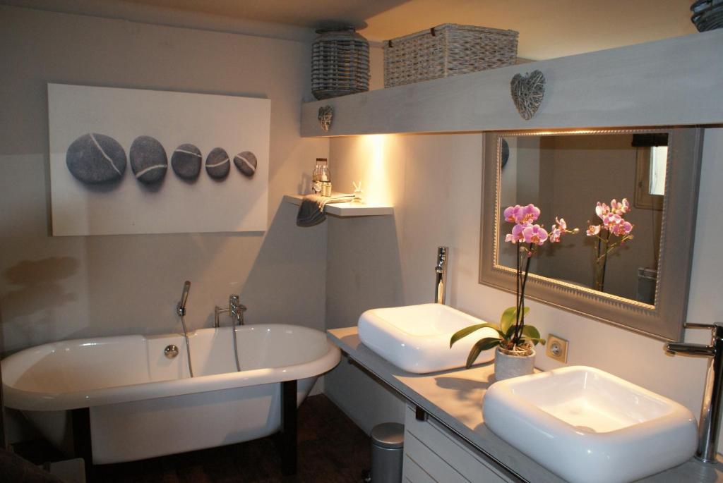 L'Auberge De L'Aubergine Eygalières Екстериор снимка