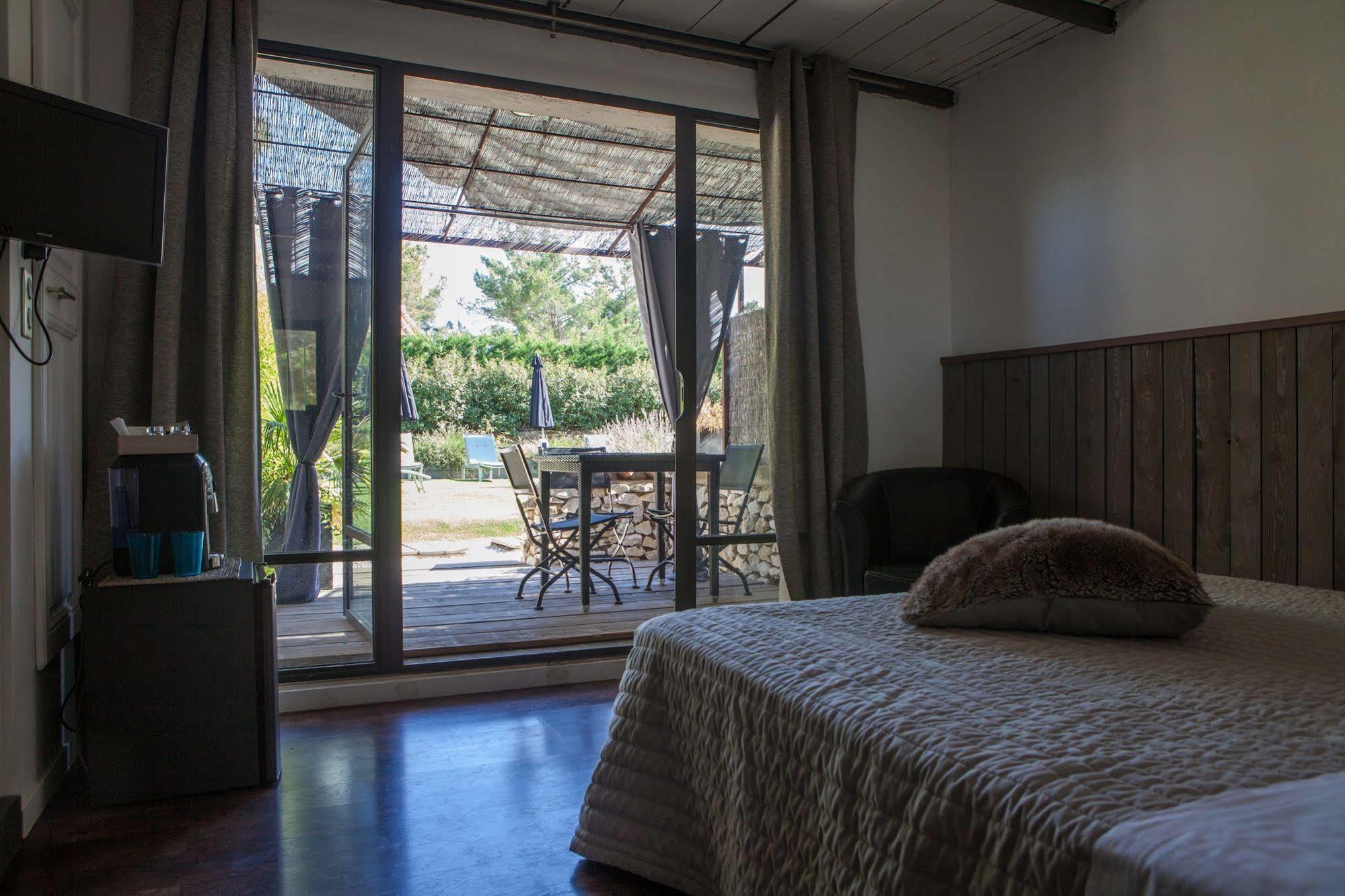 L'Auberge De L'Aubergine Eygalières Екстериор снимка