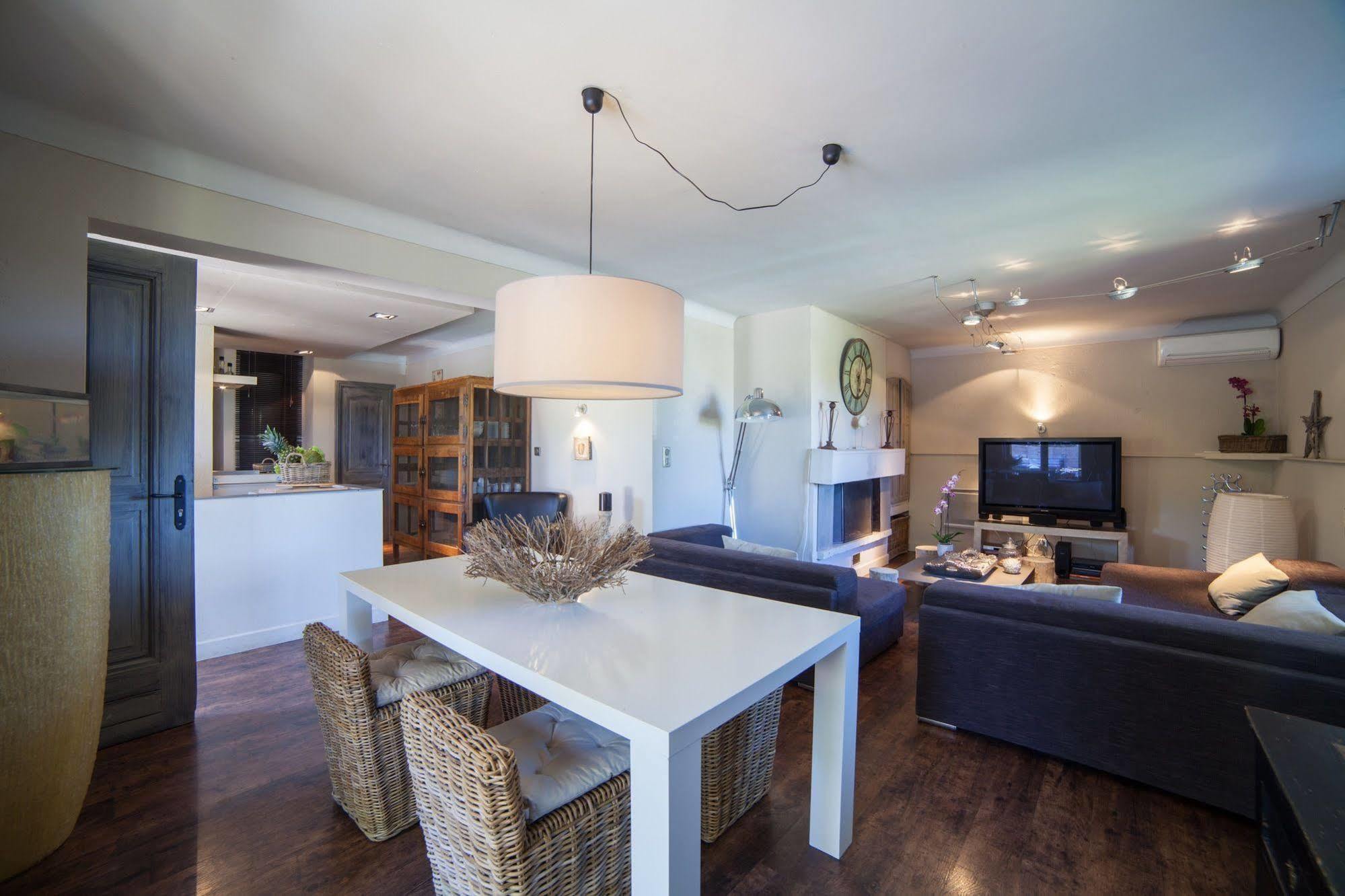 L'Auberge De L'Aubergine Eygalières Екстериор снимка