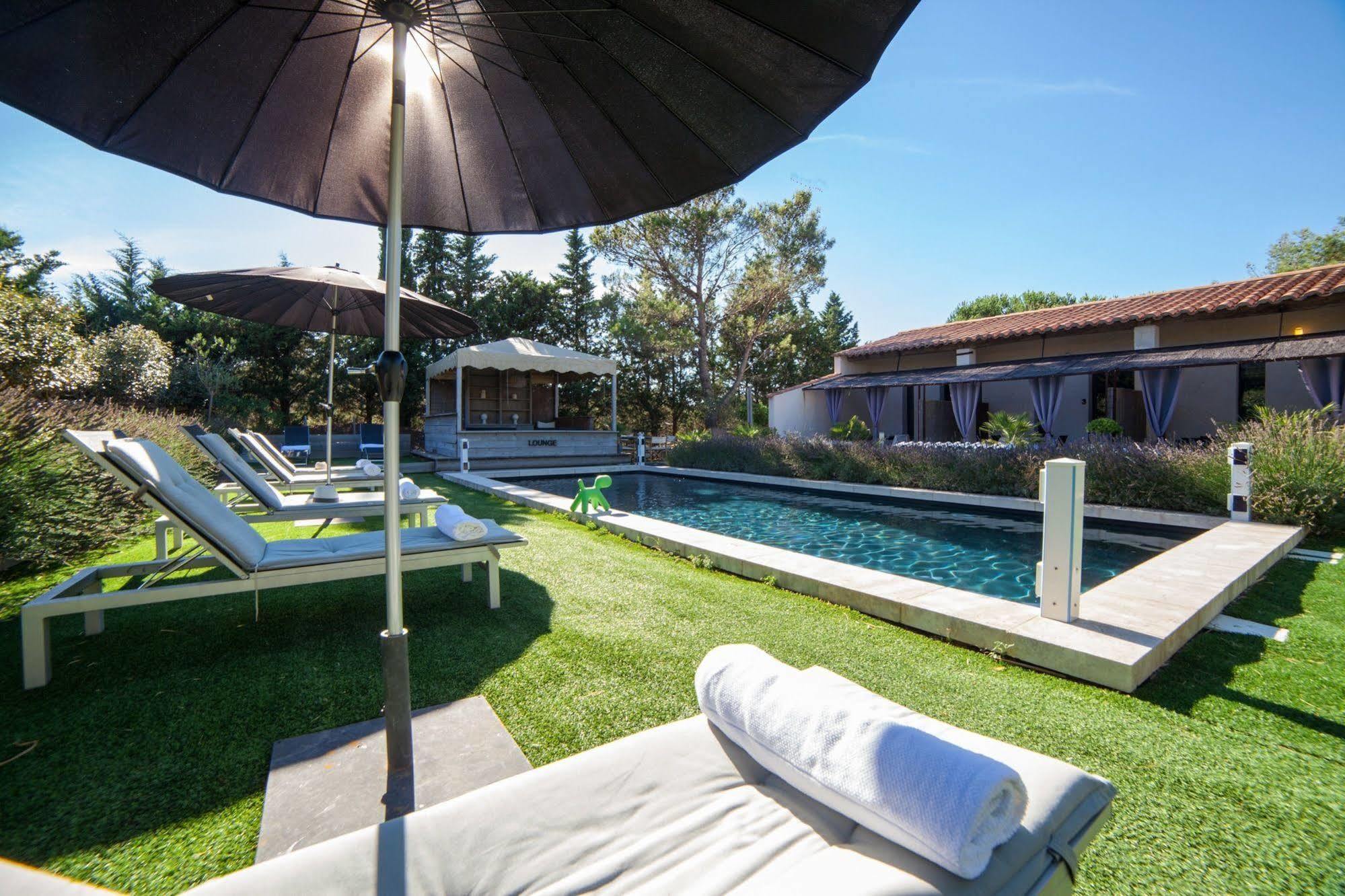 L'Auberge De L'Aubergine Eygalières Екстериор снимка