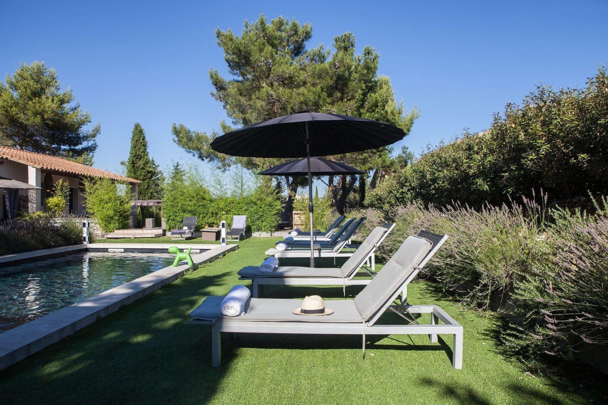L'Auberge De L'Aubergine Eygalières Екстериор снимка