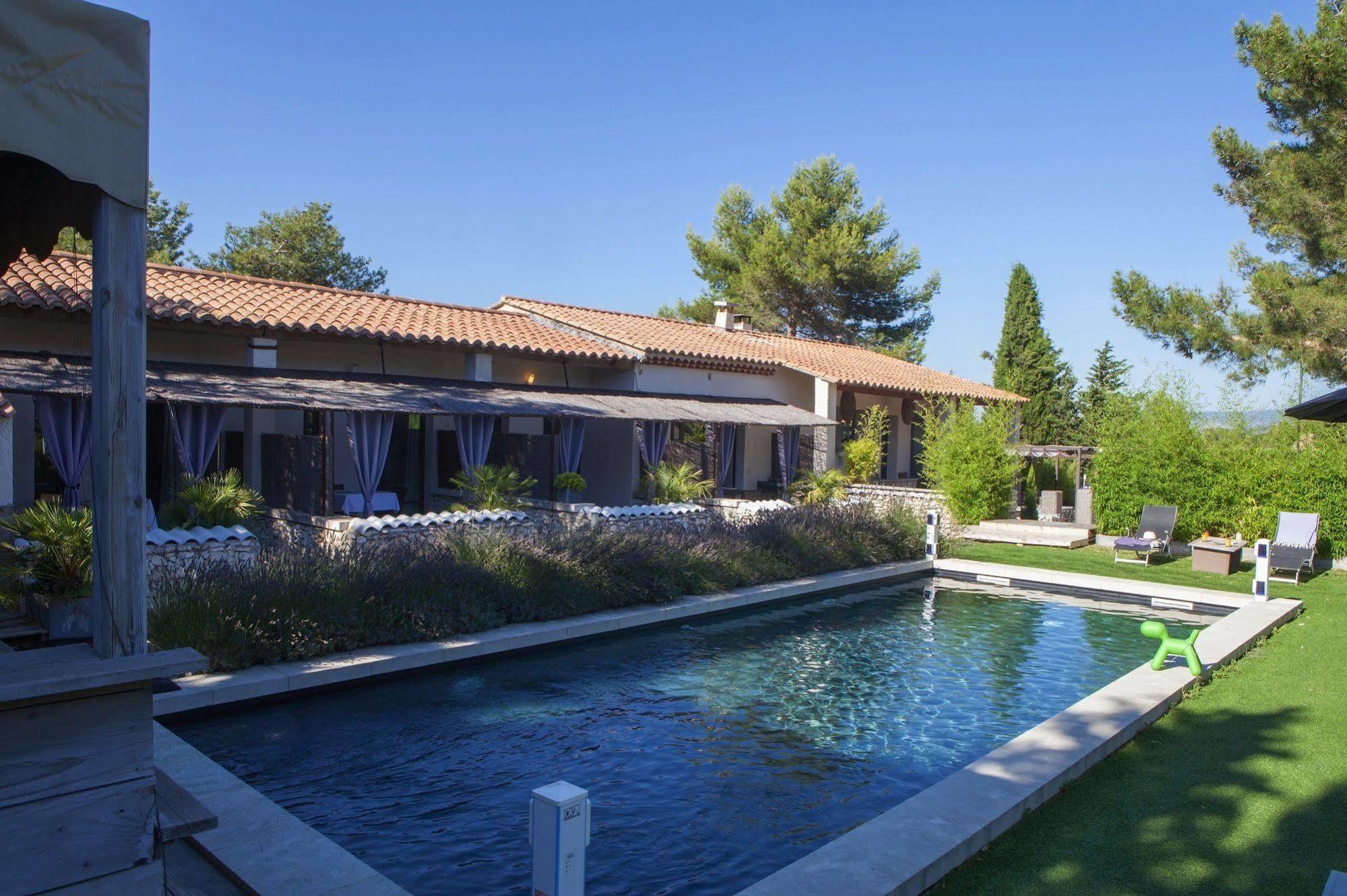 L'Auberge De L'Aubergine Eygalières Екстериор снимка